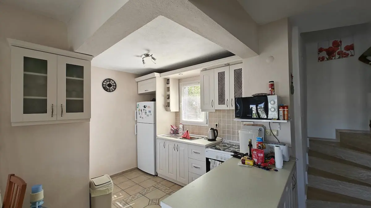 Fitted kitchen
